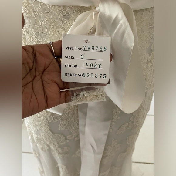 David’s Bridal Wedding Dress - Picture 7 of 8